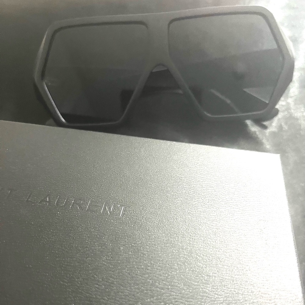 YSL SUNGLASSES - Picture 6 of 6